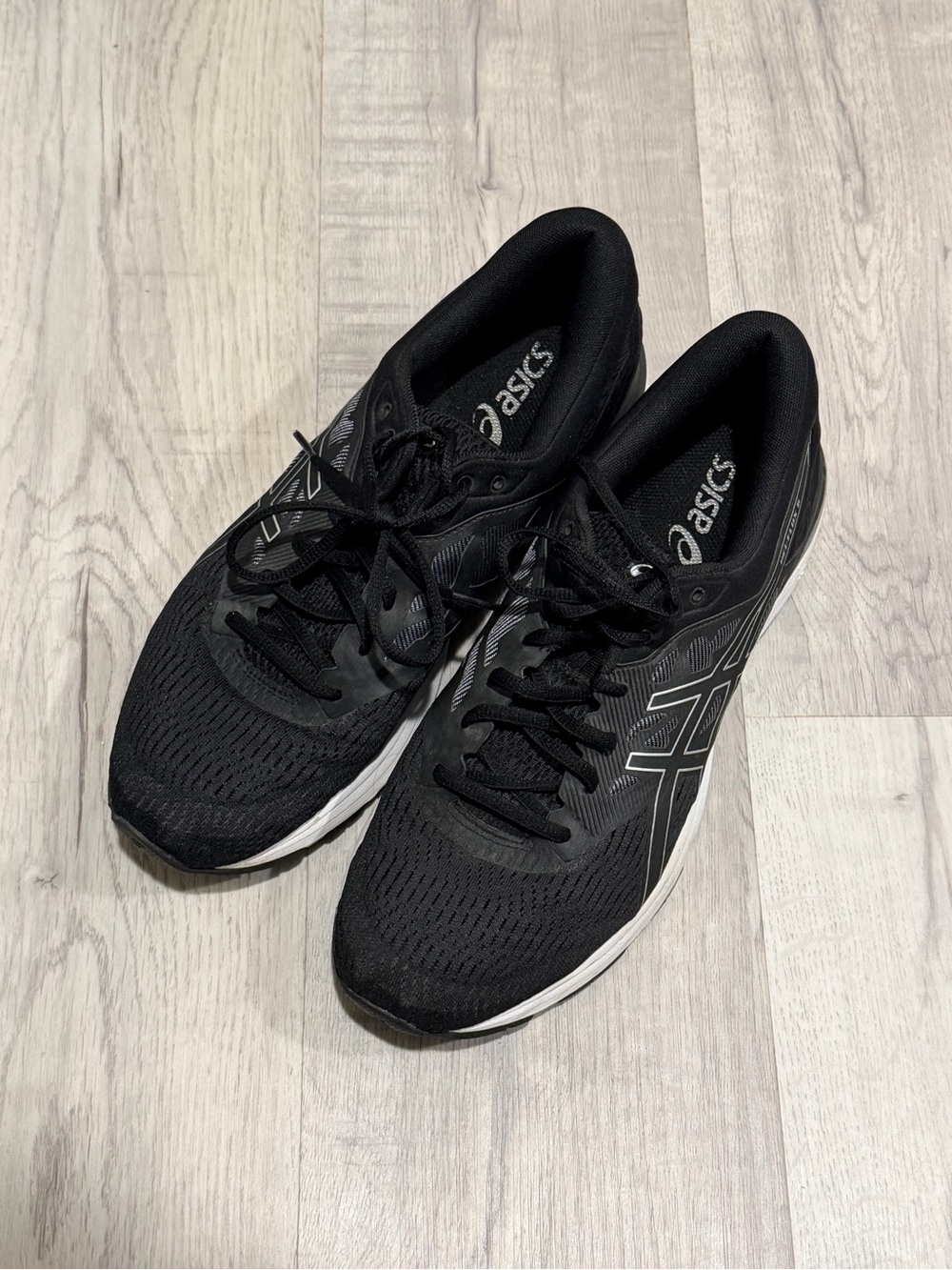 Asics Gel Flux 5 sz 10.5 Black Athletic Running Shoes with White Midsole